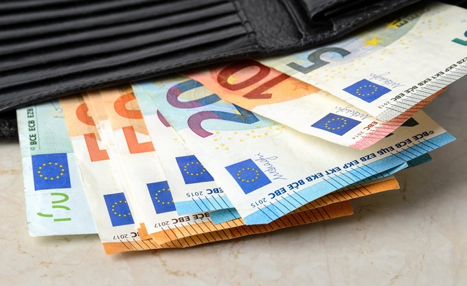 Επίδομα δώρων και αδείας
